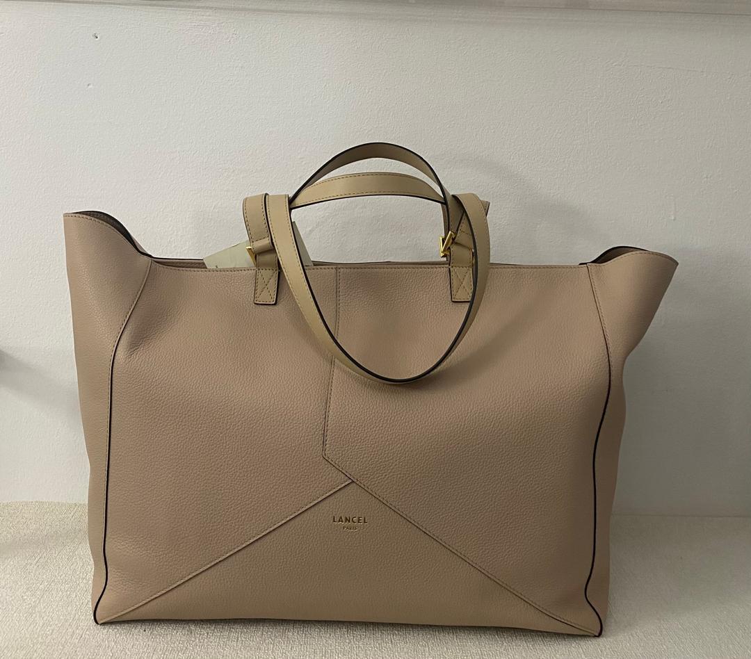 https://accessoiresmodes.com//storage/photos/360/LANCEL/WhatsApp Image 2026-09-11 at 14.27.46.jpeg